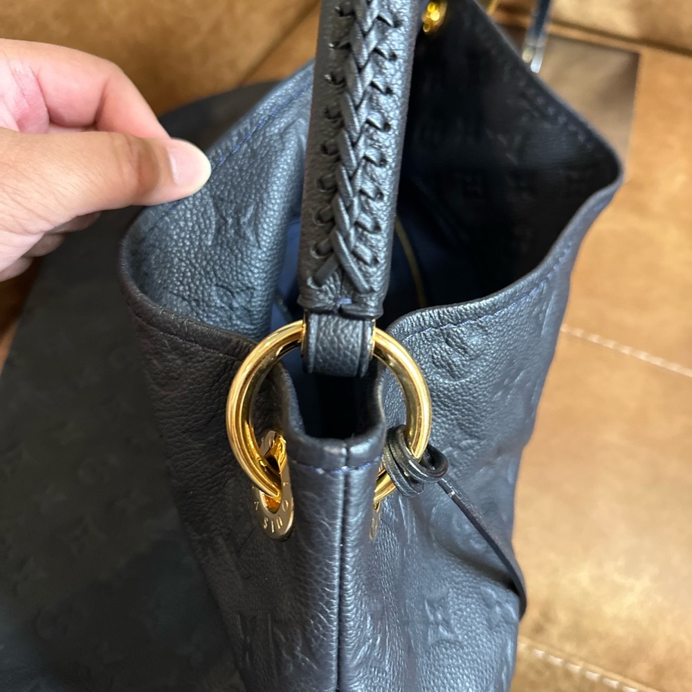 LOUIS VUITTON Artsy MM Empreinte Infini Monogram Shoulder Bag - Picture 10 of 16